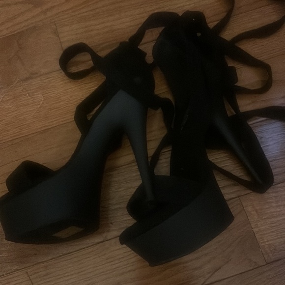 Brand new platform shoe - Picture 4 of 4